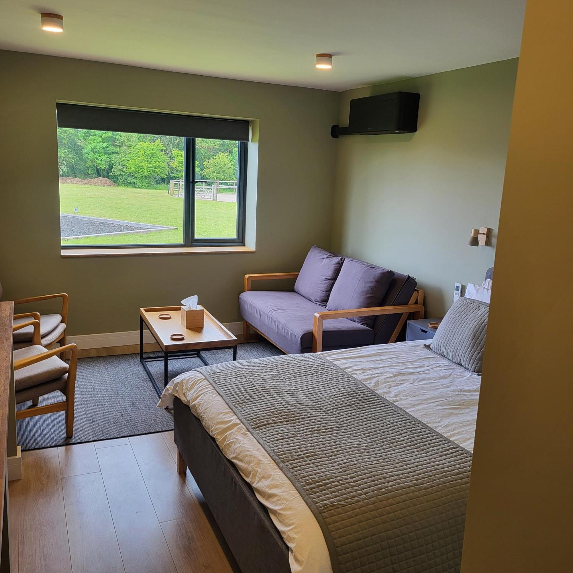 Open Acres Accommodation And Airport Parking Backwell Екстериор снимка