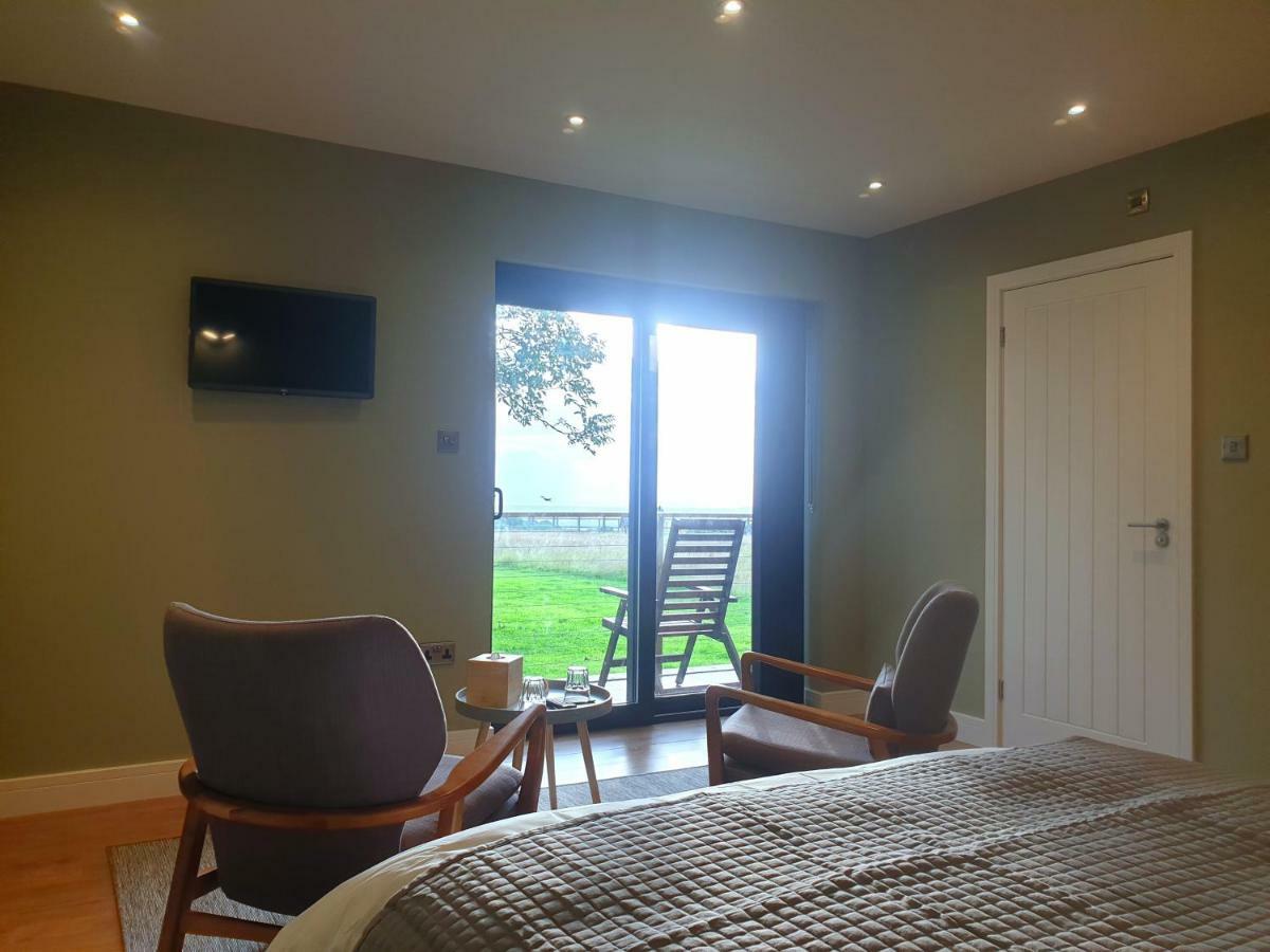 Open Acres Accommodation And Airport Parking Backwell Екстериор снимка